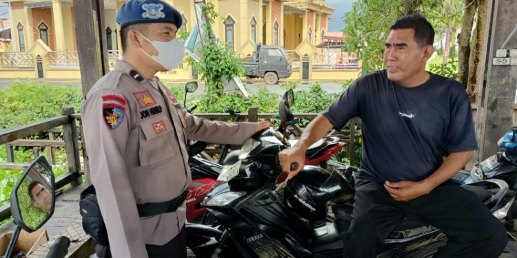 Satpolairud Polres Seruyan Himbau Prokes Covid-19