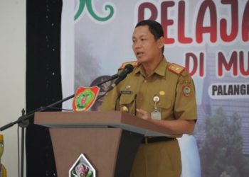 Perkenalkan Adat Suku Dayak ke Pelajar, Disbudpar Gelar Belajar Bersama