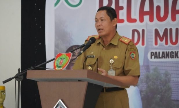 Perkenalkan Adat Suku Dayak ke Pelajar, Disbudpar Gelar Belajar Bersama