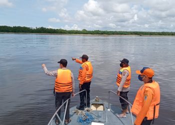 Polairud Polres Seruyan dan BPBD Temukan Nelayan Hilang