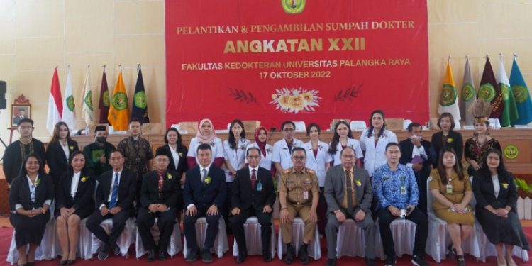 Tujuh Orang Dokter Dilantik dan Disumpah di Fakultas Kedokteran UPR