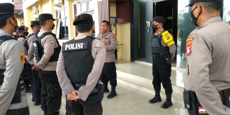 Kabagops Polres Seruyan Pimpin Pergeseran Pasukan Pengamanan Giat Masyarakat