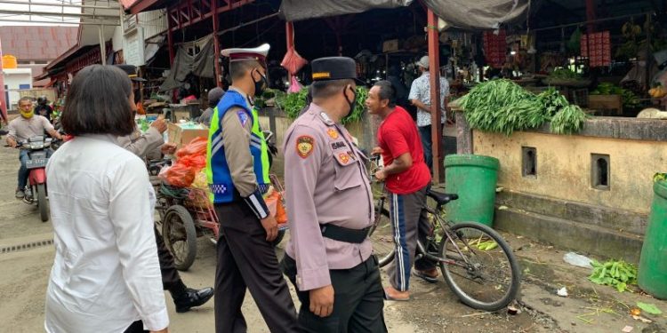 Anggota Satreskrim Laksanakan Giat Yustisi di Pasar Saik Kuala Pembuang