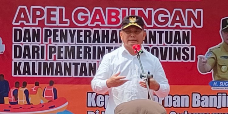 Gubernur Kalteng H. Sugianto Sabran Serahkan Bansos Untuk Warga Sukamara