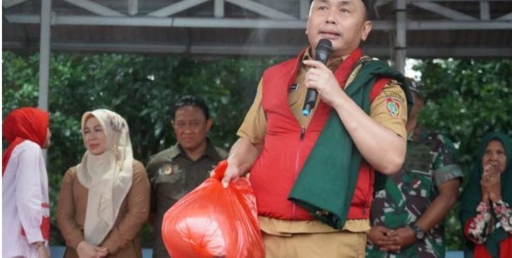 Warga Antusias Kunjungi Pasar Penyeimbang di Kapuas
