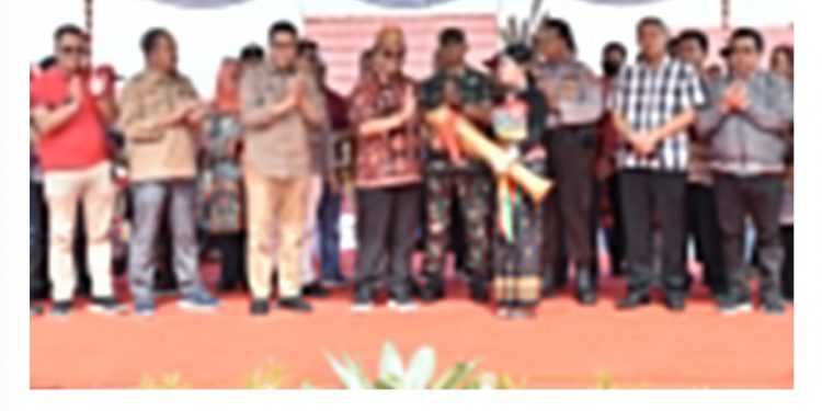 Sekda Nuryakin Secara Resmi Buka Gerakan Aksi Sapta Pesona di Dermaga Kereng Bangkirai