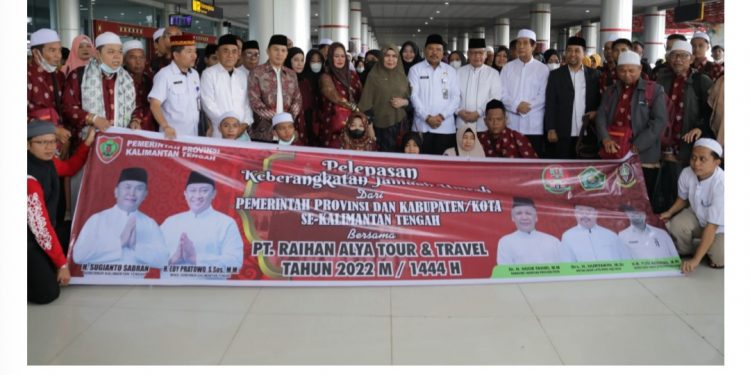 Lepas 27 Jamaah Umrah, Sekda Nuryakin Sampaikan Pesan Gubernur Untuk Mendo`akan Kalteng