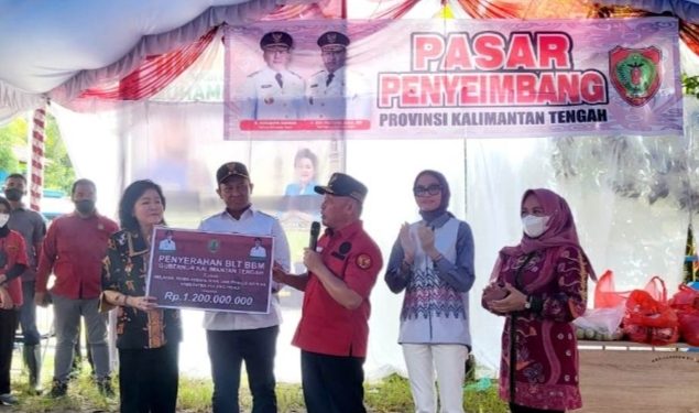 Gubernur Kalteng Serahkan BLT BBM Bantu Nelayan dan Pelaku Usaha Perikanan Pulang Pisau