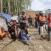 Dengan Humanis, Polda Kalteng Tertibkan Warga Ambil Batu Emas di IMK