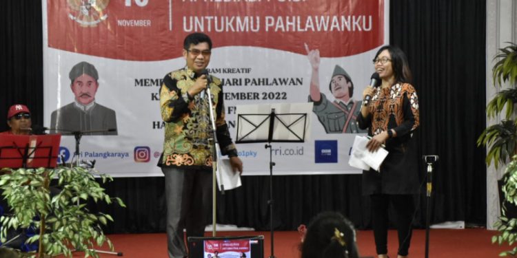 Bentuk Apresiasi kepada Pahlawan, Kepala Diskominfosantik Agus Siswadi Bacakan Puisi