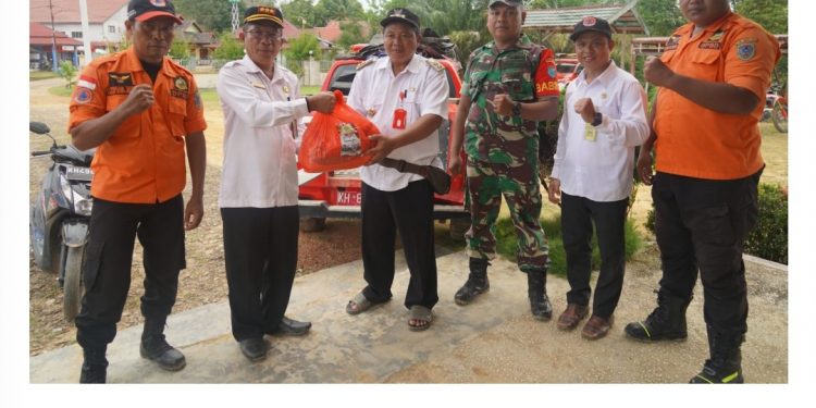 Bantuan Sembako Diantar Helikopter, ke Seruyan Hulu, Warga Ucapkan Terima Kasih Kepada Gubernur Sugianto