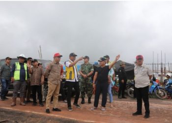 Tinjau Infrastruktur Irigasi di Dadahup, Gubernur Sugianto Sabran Optimis Food Estate Berhasil