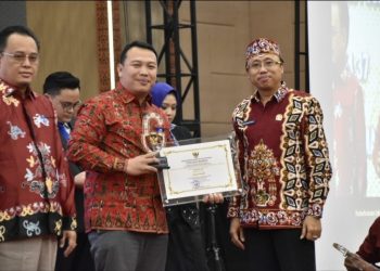 Perwakilan BKKBN Kalimantan Tengah Raih Penghargaan Tertinggi Keterbukaan Informasi Publik 