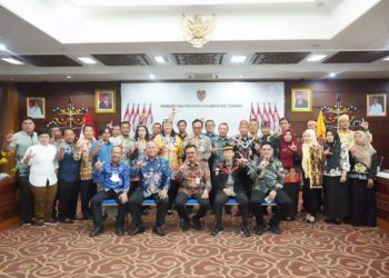 Herson B. Aden Buka Rakor Sosialisasi dan Evaluasi P{anitia Masyarakat Hukum Adat Prov. Kalteng