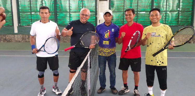 Kalahkan Tim Tenis DKI Jakarta, Tim Tenis Lapangan PWI Kalteng Melaju ke Babak Final Beregu Porwanas XIII 2022