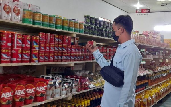 Satreskrim Polres Seruyan Cek Ketersediaan Stok dan Harga