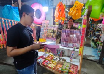 Anggota Sat Intelkam Polres Seruyan Sampaikan Bahaya Kembang Api
