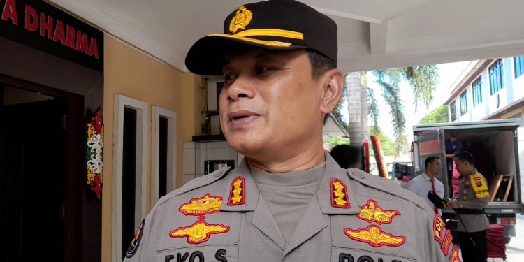 Terlibat Kasus Pembunuhan Di Kampung Narkoba Dua Anggota Polisi Ditahan