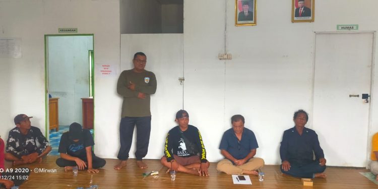 Tegas! Kades Muara Untu Bela Warga, Ingatkan PT. PGA Tepati Janji