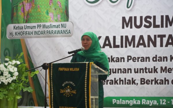 Khofifah Tutup Konferensi Wilayah Muslimat NU Kalteng