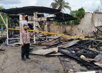 Diduga Korsleting Listrik, Sejumlah Bangunan Ludes Terbakar      