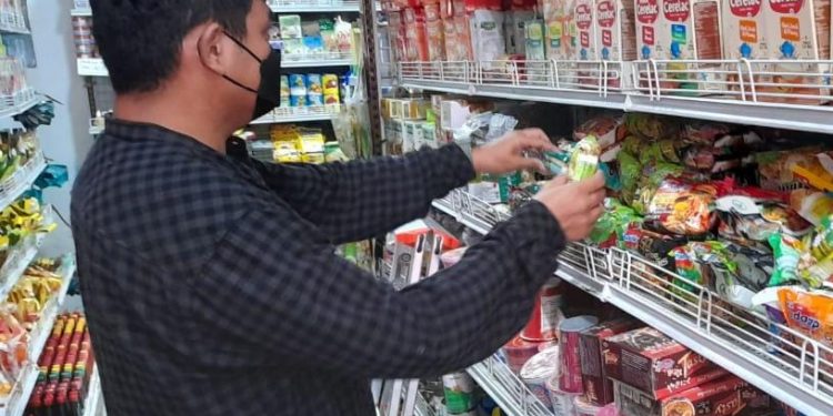 Jaga Ketersediaan Sembako, Satreskrim Polres Seruyan Cek Sejumlah Toko