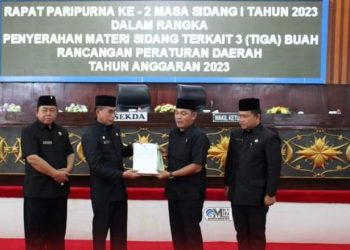 DPRD Mura Rapat Paripurna Penyerahan Materi Tiga Raperda