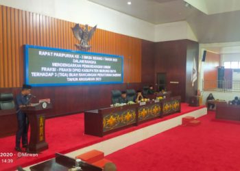 Rahmanto Pimpin Paripurna Pemandangan Umum Fraksi-Fraksi DPRD Kabupaten Murung