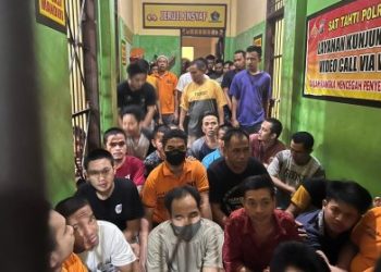 Bamin SPKT Polres Seruyan dan Anggota Jaga Cek Ruang Tahanan