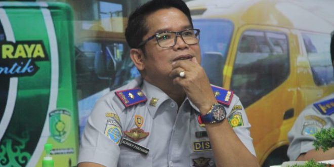 Pasang Spanduk di Area Traffic Light Dilarang