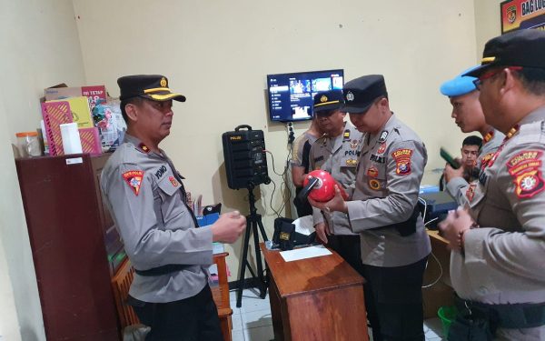 Antisipasi Terjadi Kebakaran, Baglogistik Polres Seruyan Cek Peralatan Apar