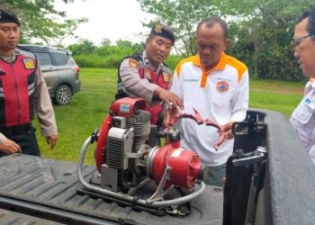 Personel Polres Seruyan Didampingi BPBD Cek Kondisi Sarpras Karhutla