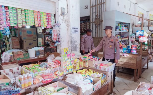 Tingkatkan Kedekatan Dengan Masyarakat, Polsek Seruyan Hilir Patroli Pasar