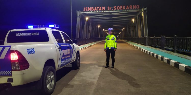 Anggota Satlantas Polres Seruyan Laksanakan Patroli Malam di Sejumlah Jalan