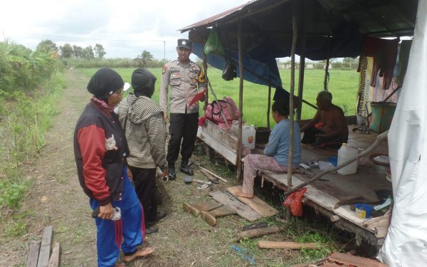 Bhabinkamtibmas Desa Baung Sosialisasikan Maklumat Kapolda Kalteng