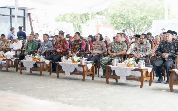 Wagub Edy Pratowo Resmikan BSI KC Palangka Raya Diponegoro