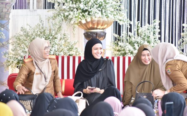 Ketua TP PKK Prov. Kalteng Hadiri Majelis Taklim dan Tadzkir Al Anwar