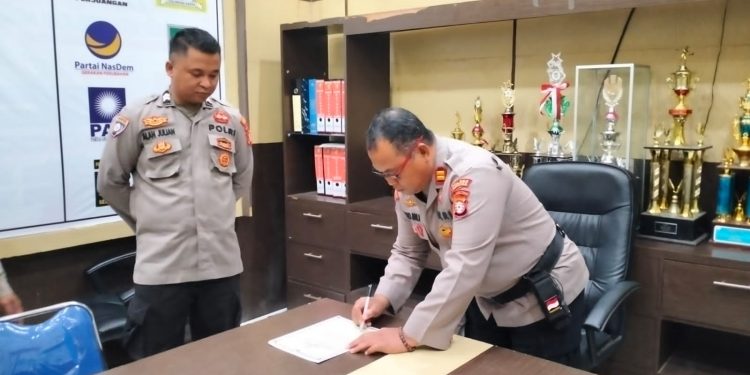 Personil Sat Binmas Polres Seruyan Teken Pakta Integritas
