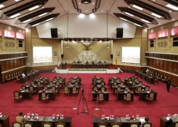 Wagub Sampaikan Pidato Pengantar Gubernur Terhadap Dua Raperda di DPRD Kalteng