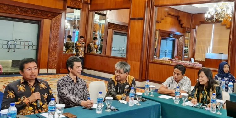 Kepala Bappedalitbang Prov. Kalteng Menghadiri FGD ke-1 FKRP2RK Tahun 2023