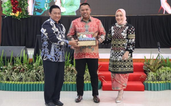 Wagub Edy Pratowo Hadiri Acara Pisah Sambut Komandan Korem 102/Pjg