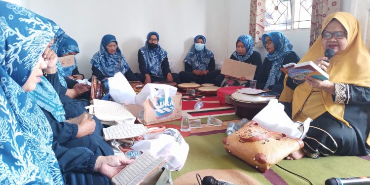 Mak Ganjar Kalteng Gelar Haul Guru Sekumpul Bersama Ibu Pengajian