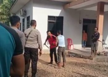  Diduga Massa Bayaran “Hok Kim Memaksa Menduduki Lahan Sengketa” Masyarakat Pelantaran Dibuat Resah Dan Takut