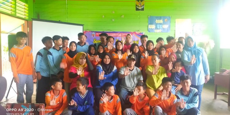 SMPN 4 Satap Murung Sosialisasi dan Advokasi Pencegahan Pernikahan Usia Dini