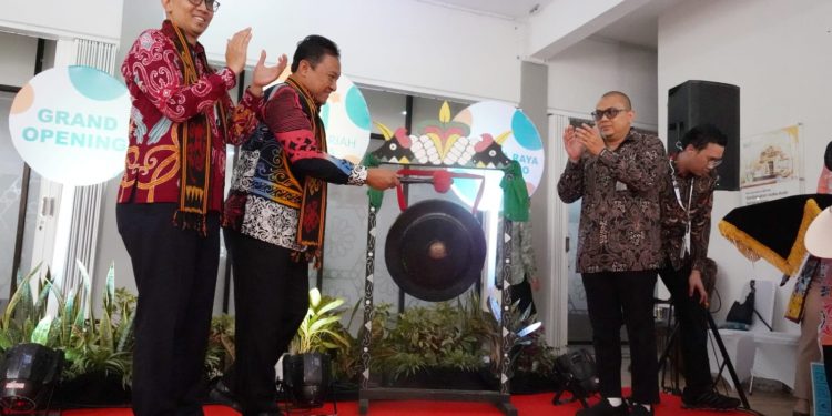 Wagub Edy Pratowo Resmikan Bank Syariah Indonesia KC Palangka Raya