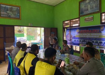 Jumat Curhat, Wakapolres Seruyan Bersama PJU dengarkan Keluh Kesah Masyarakat