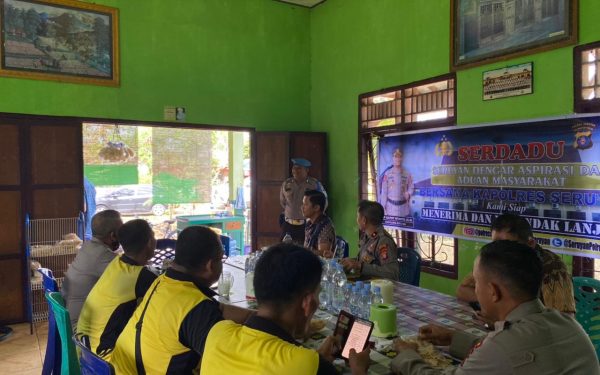 Jumat Curhat, Wakapolres Seruyan Bersama PJU dengarkan Keluh Kesah Masyarakat