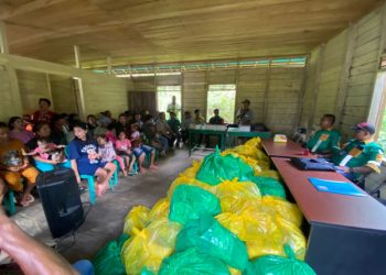 Bakti Sosial PT Sembilan Tiga Pedana di Desa Hurung Tampang dan Desa Katanjung