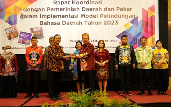 Sekda Prov. Kalteng Nuryakin, Pemprov Kalteng Senantiasa Dukung Pelestarian Bahasa dan Sastra Daerah
