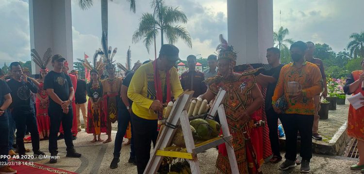 Bupati Mura Perdie Sambut Kunjungan Kerja Bupati Bengkayang